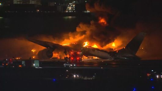 Colisão envolvendo dois aviões deixa seis mortos no Japão