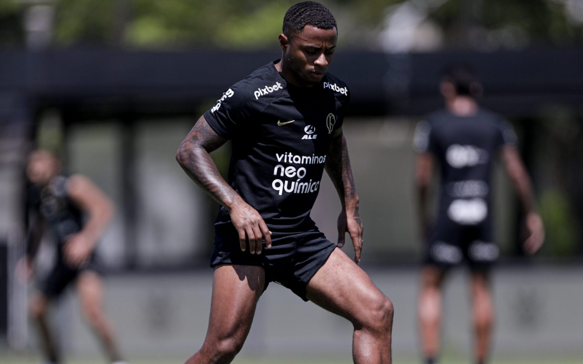 Palacios não esconde veia ofensiva e exalta torcida do Corinthians: ‘Merece título’