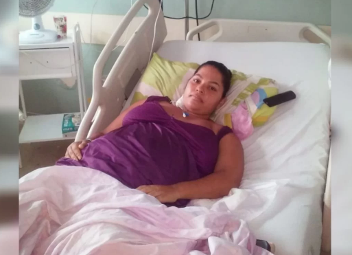 Mulher fica cega após ter complicações em cirurgia de apendicite