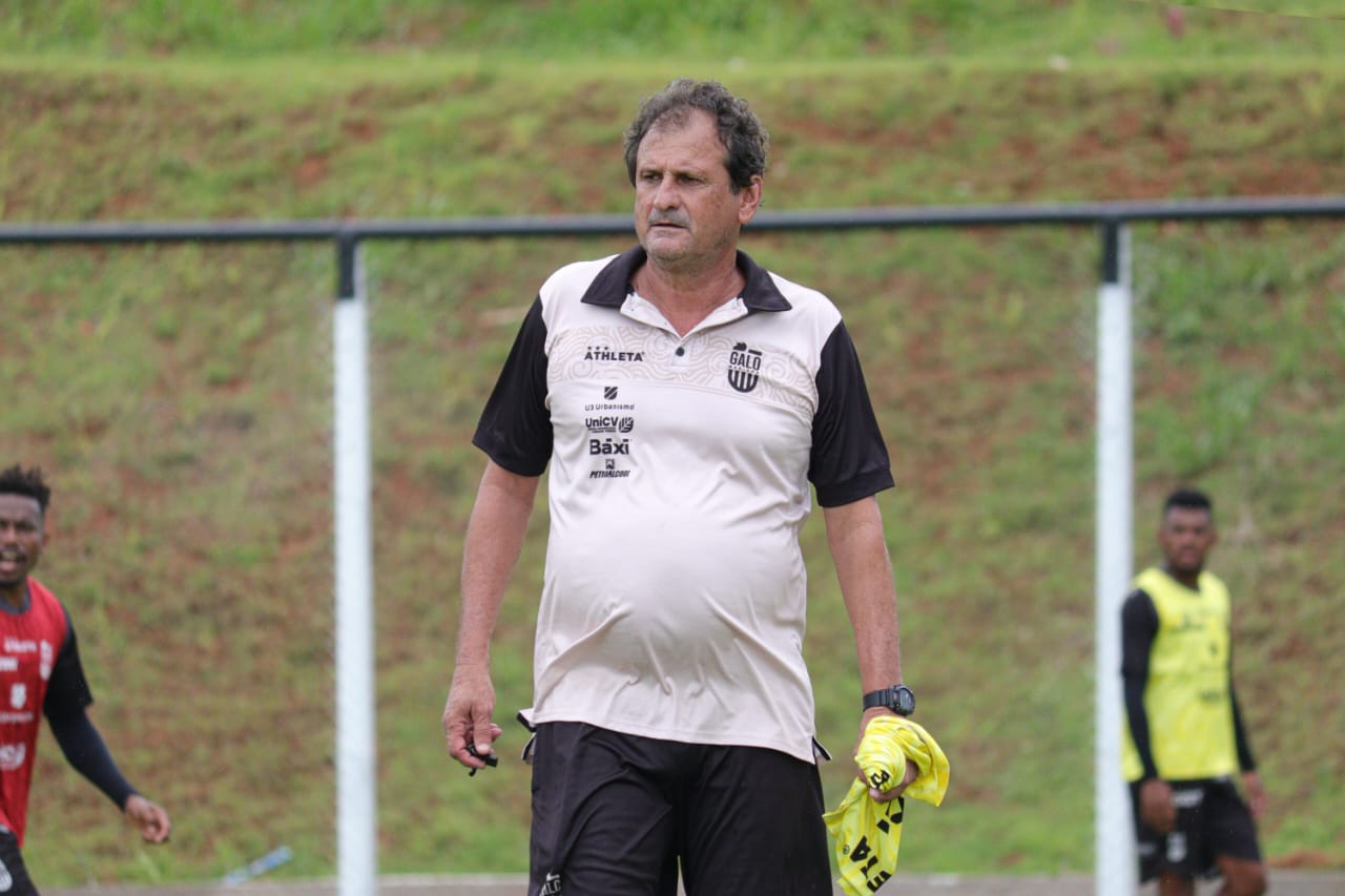 Claudemir Sturion não é mais técnico do Galo Maringá