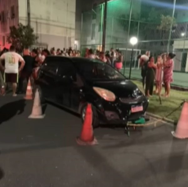 Menino morre após ser atropelado por carro em condomínio