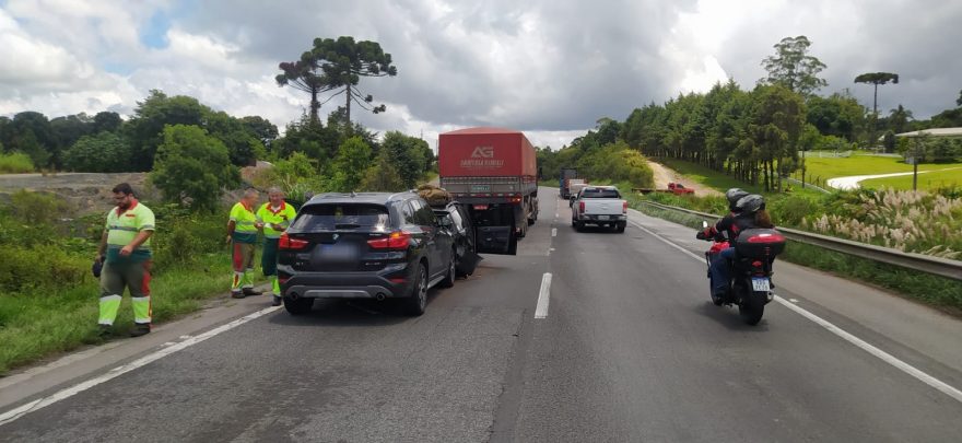 Motorista com direto de dirigir suspenso provoca engavetamento na BR-277