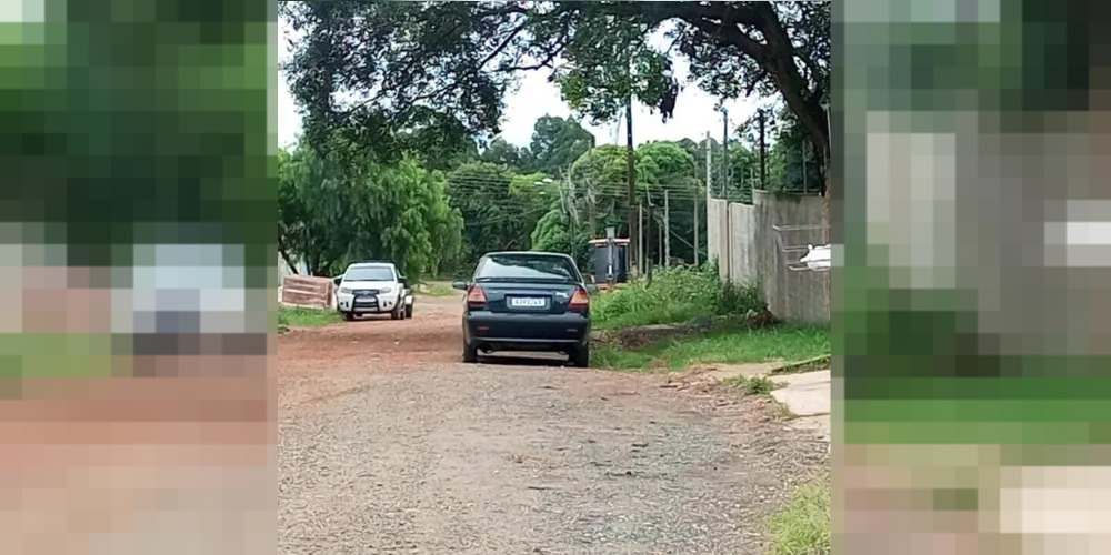 Carro abandonado intriga moradores do Jardim Paraíso