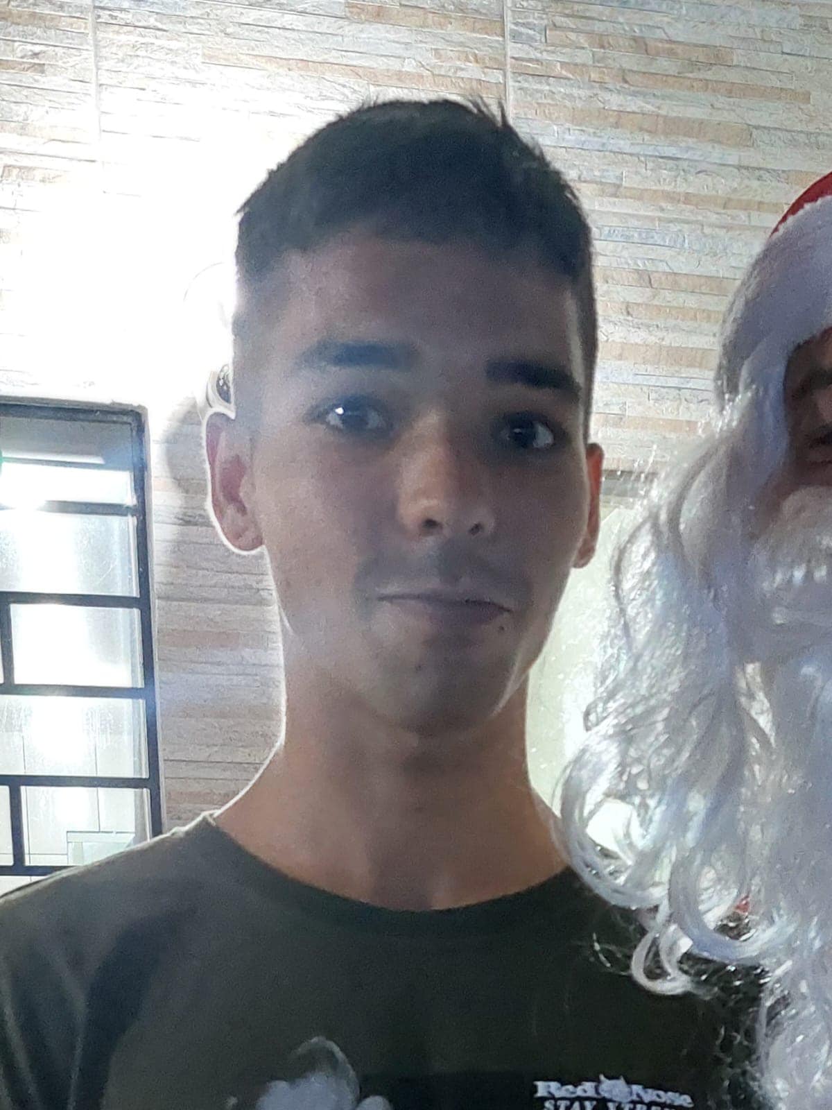 URGENTE: Jovem com esquizofrenia desaparece em Ponta Grossa
