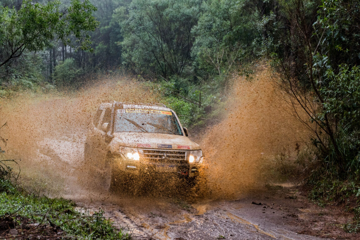 Chuva provoca mudanças no trajeto dos competidores do Transparaná