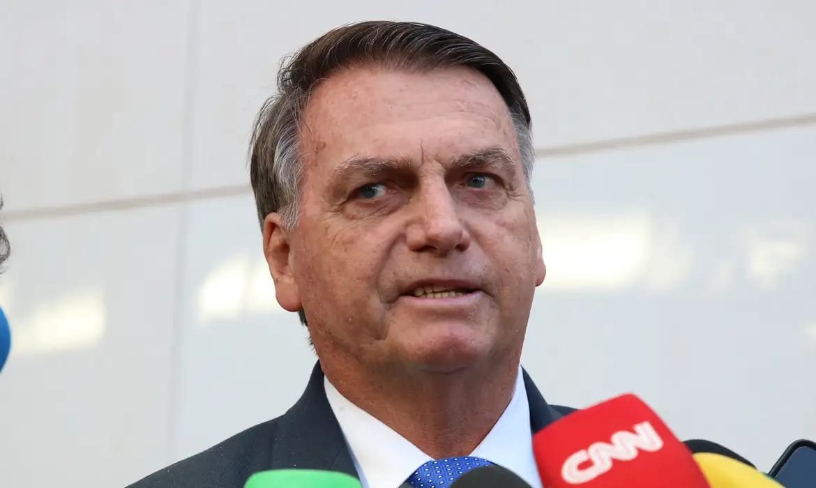 Deputado do PT deseja cancelar título de Cidadão Honorário Paranaense de Jair Bolsonaro