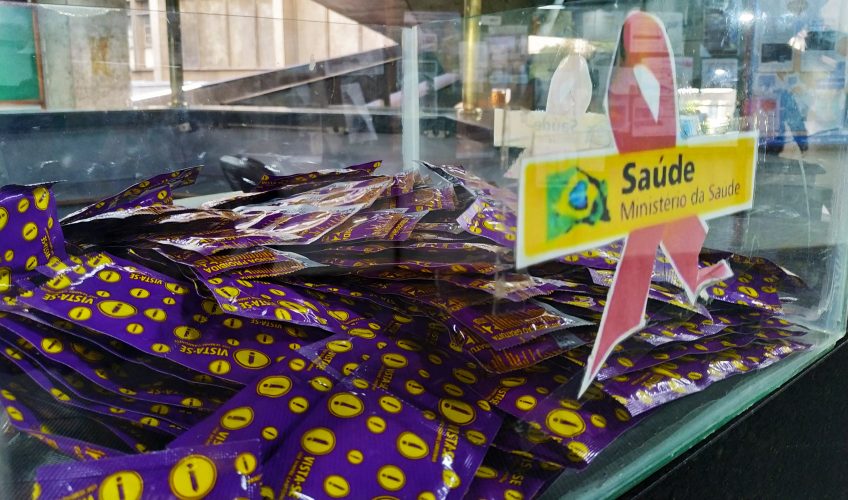 Proteção de carnaval: Prefeitura de Ponta Grossa distribui preservativos e realiza testes rápidos durante o Carnaval