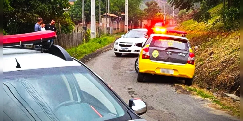 Polícia prende na cidade de Castro, suspeito por furtar carro em Sengés