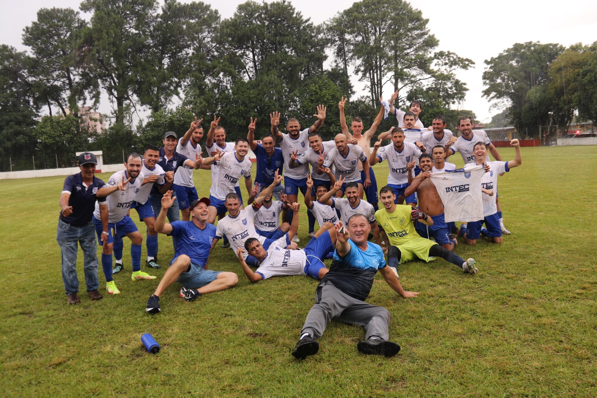 Campeão de Ponta Grossa, Pinheiral confirma participação no Campolarguense