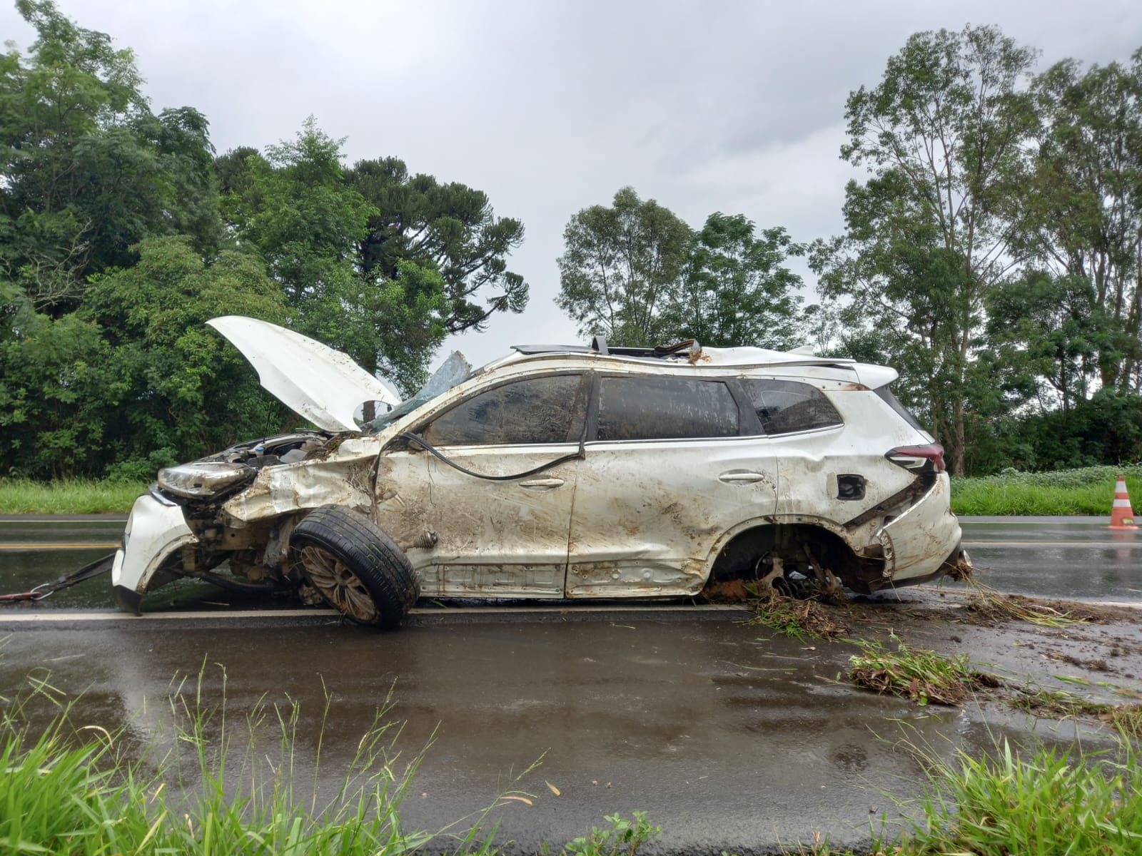 Capotamento deixa vítimas em trecho entre Imbituva e Ponta Grossa