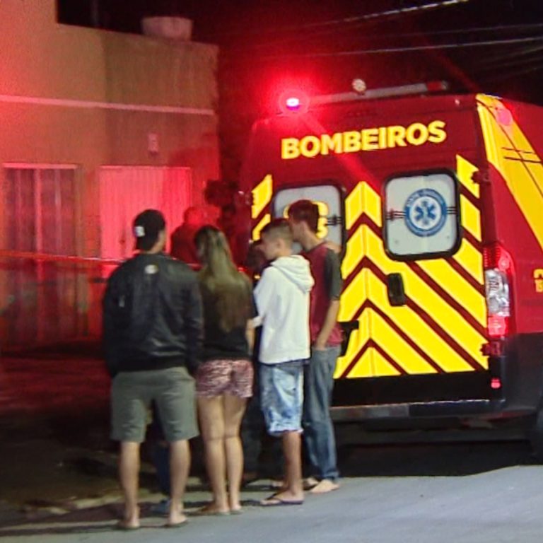 Homem é assassinado a facadas e tem carro roubado por criminosos