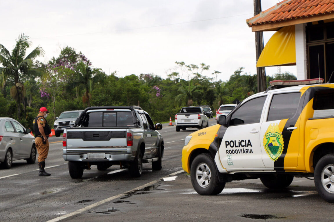 Amor bandido: Jovem pede para ser presa com o namorado