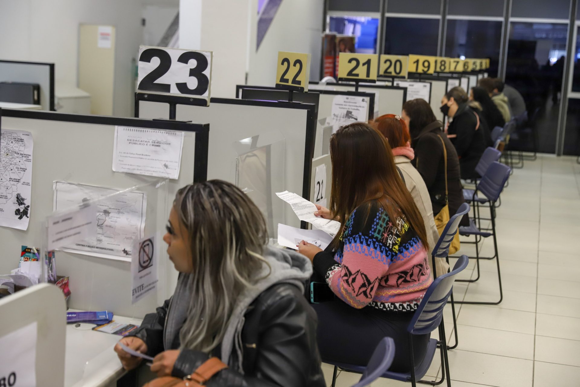 Agências do Trabalhador têm 20,2 mil vagas com carteira assinada no Paraná
