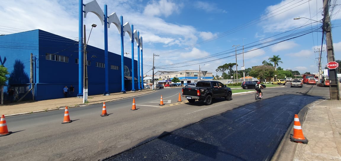 Obras de pavimentação alteram tráfego na Avenida Carlos Cavalcanti em Ponta Grossa