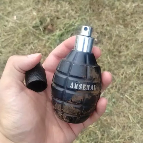 Espirro Lança: perfume em formato de granada confunde moradores do Paraná