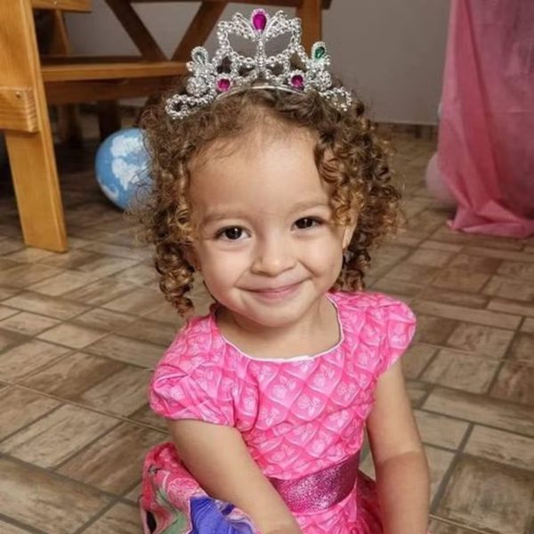 Menina de três anos morre após ingerir soda cáustica