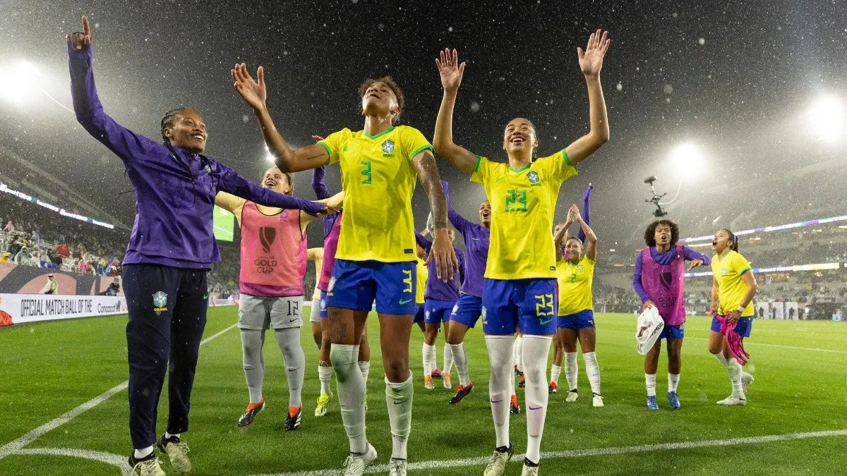 Seleção Brasileira vence o México jogar contra as americanas na decisão da Copa Ouro