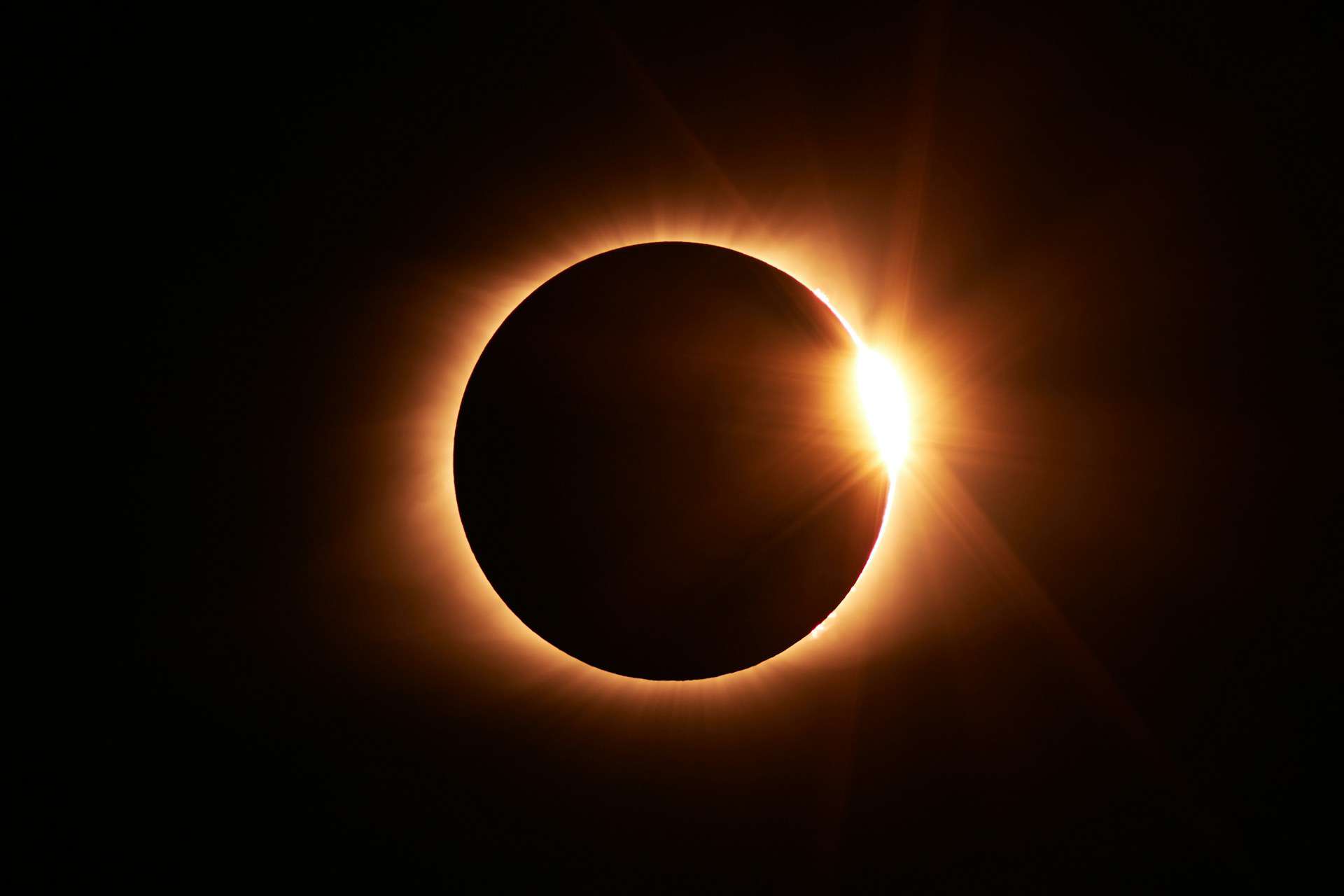 Festa no céu: Eclipse solar acontece nesta segunda-feira
