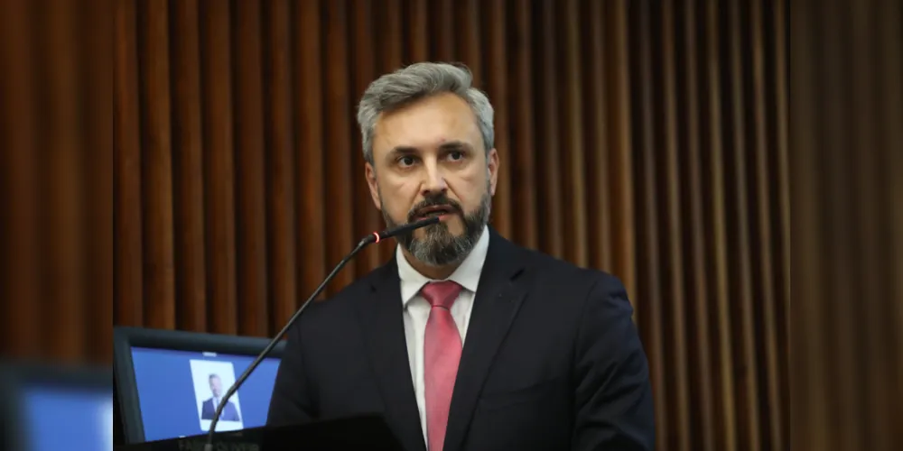 Deputado Fábio Oliveira solicita esclarecimentos sobre pedágios no Paraná