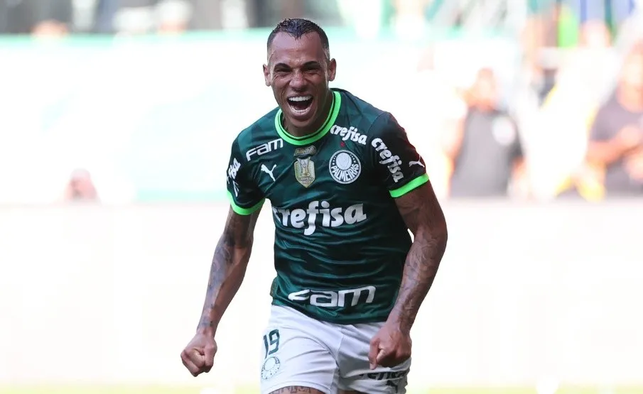 Santos negocia a contratação de atacante Breno Lopes do Palmeiras