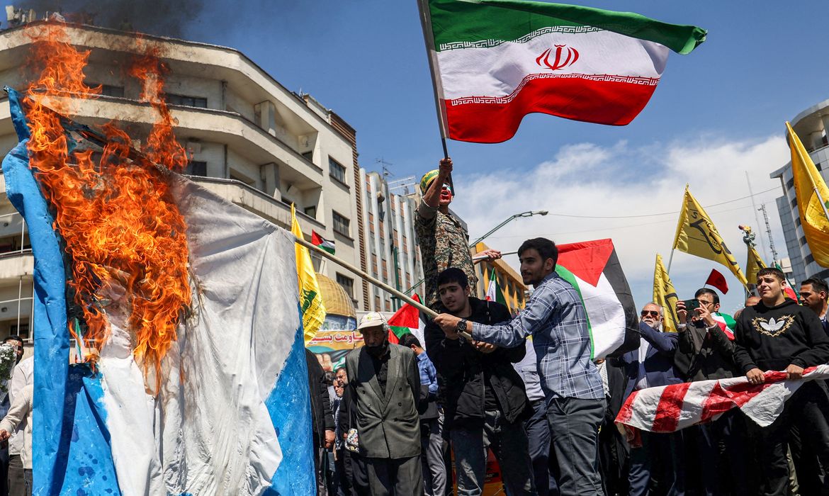 Irã manda recado para Israel e para o resto do mundo após ataque militar