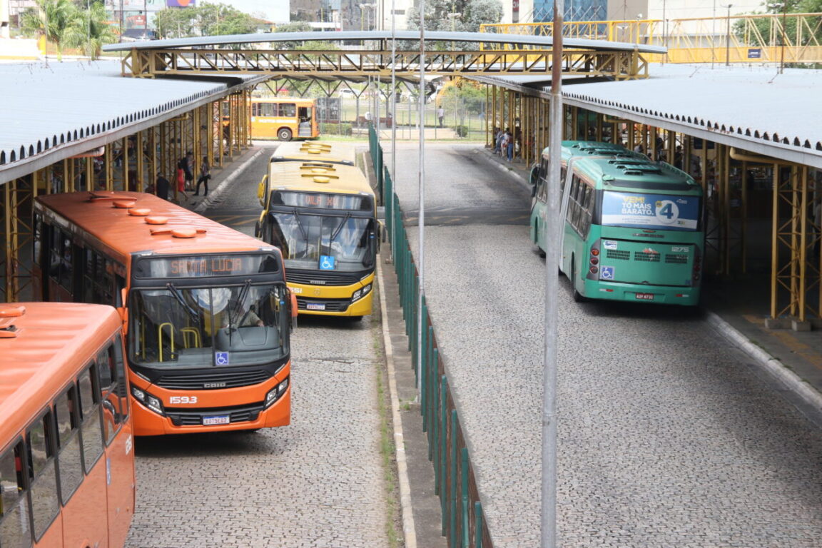 Câmara dos vereadores tem sessão extraordinária para discutir a gratuidade do transporte coletivo