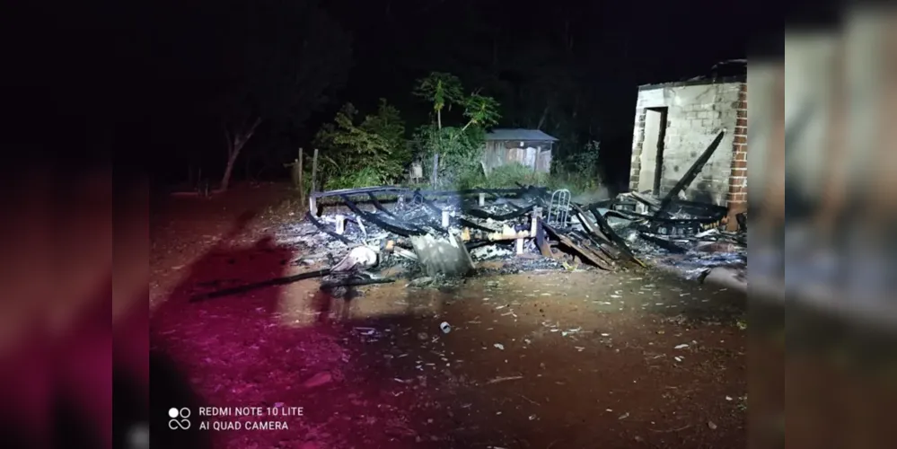 Marido bêbado mata esposa carbonizada após atear fogo na casa da família