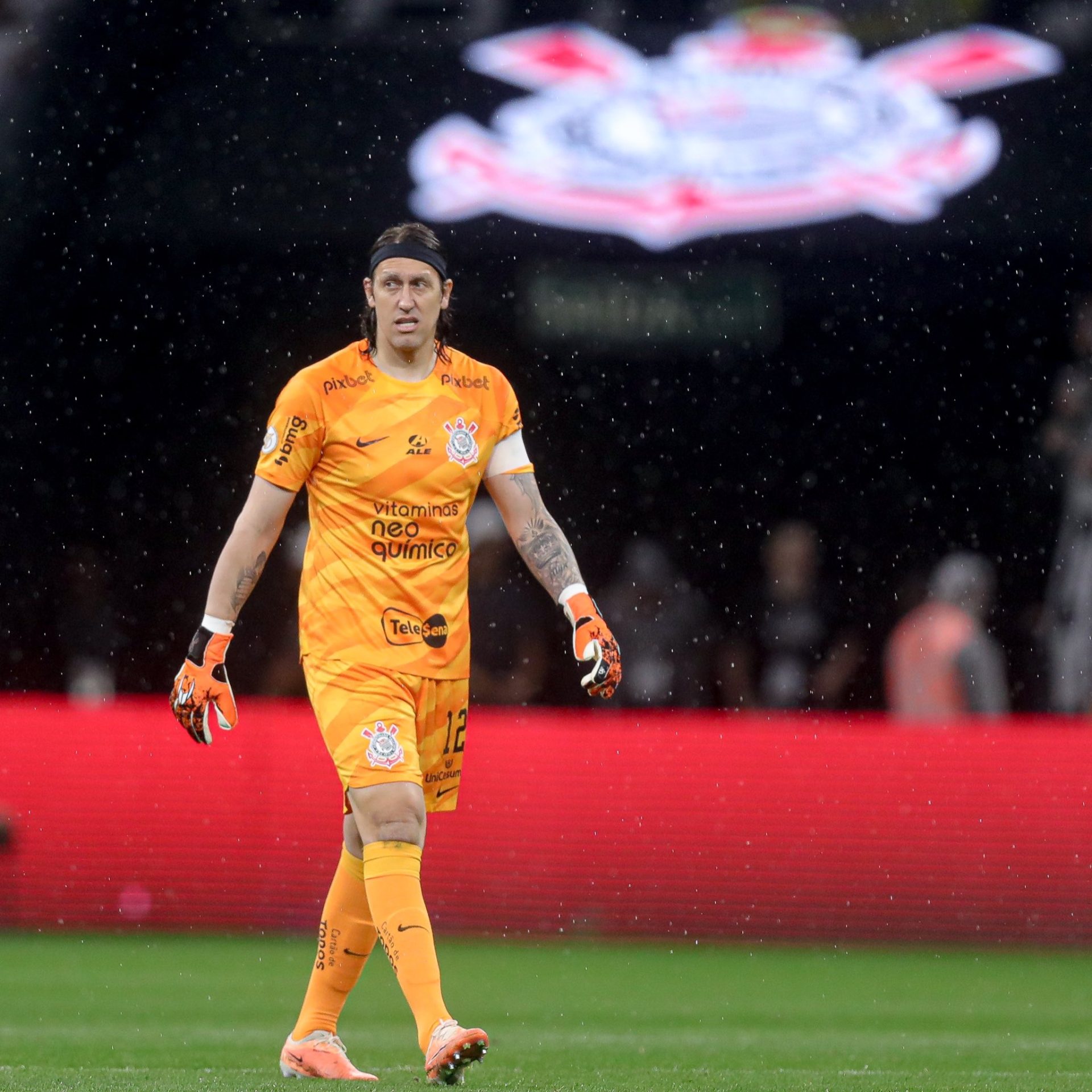 Cássio avisa a diretoria que quer deixar o Corinthians