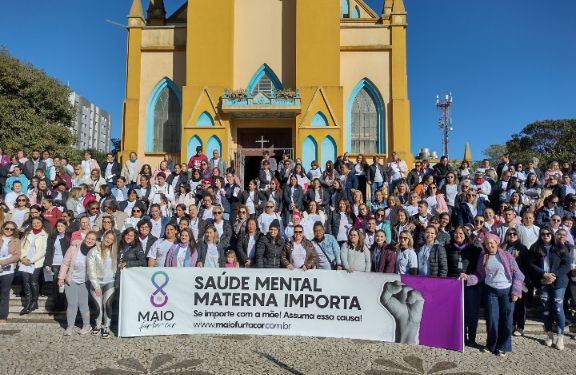 Caminhada do ‘Maio Furta-Cor’ reúne mais de 200 pessoas em Ponta Grossa