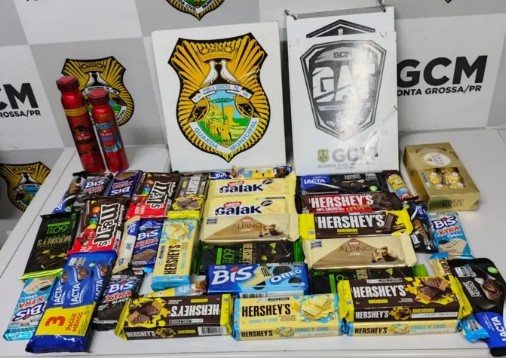 Chocólatra? Jovem é preso após tentar furtar chocolates e esconder dentro da calça em Ponta Grossa