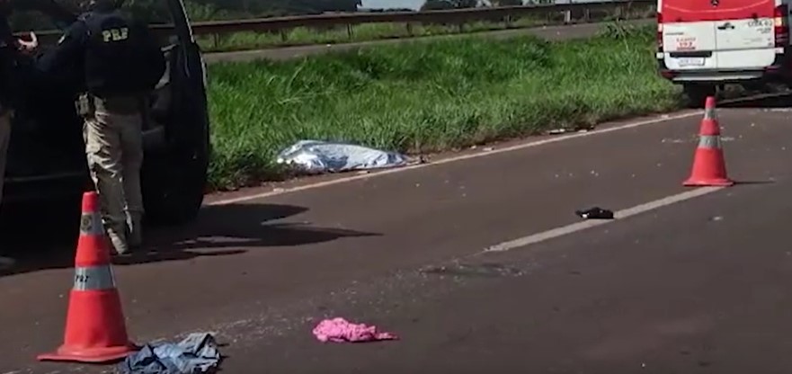 Mulher morre após ser atropelada por carro