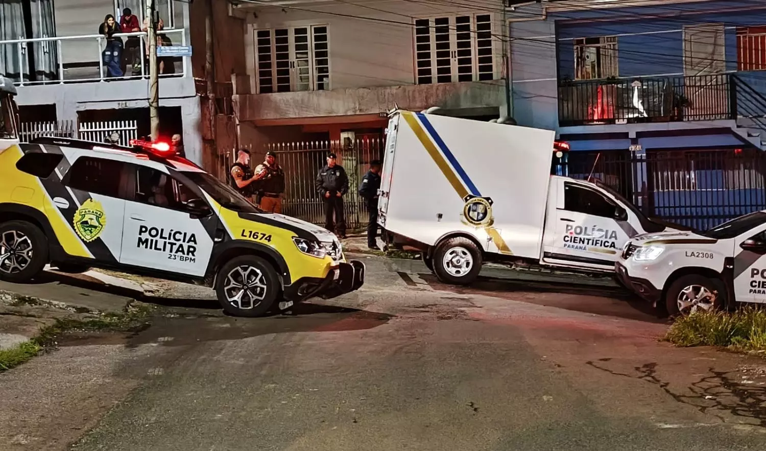 Homens são assassinados a tiros durante confraternização na Vila Sabará