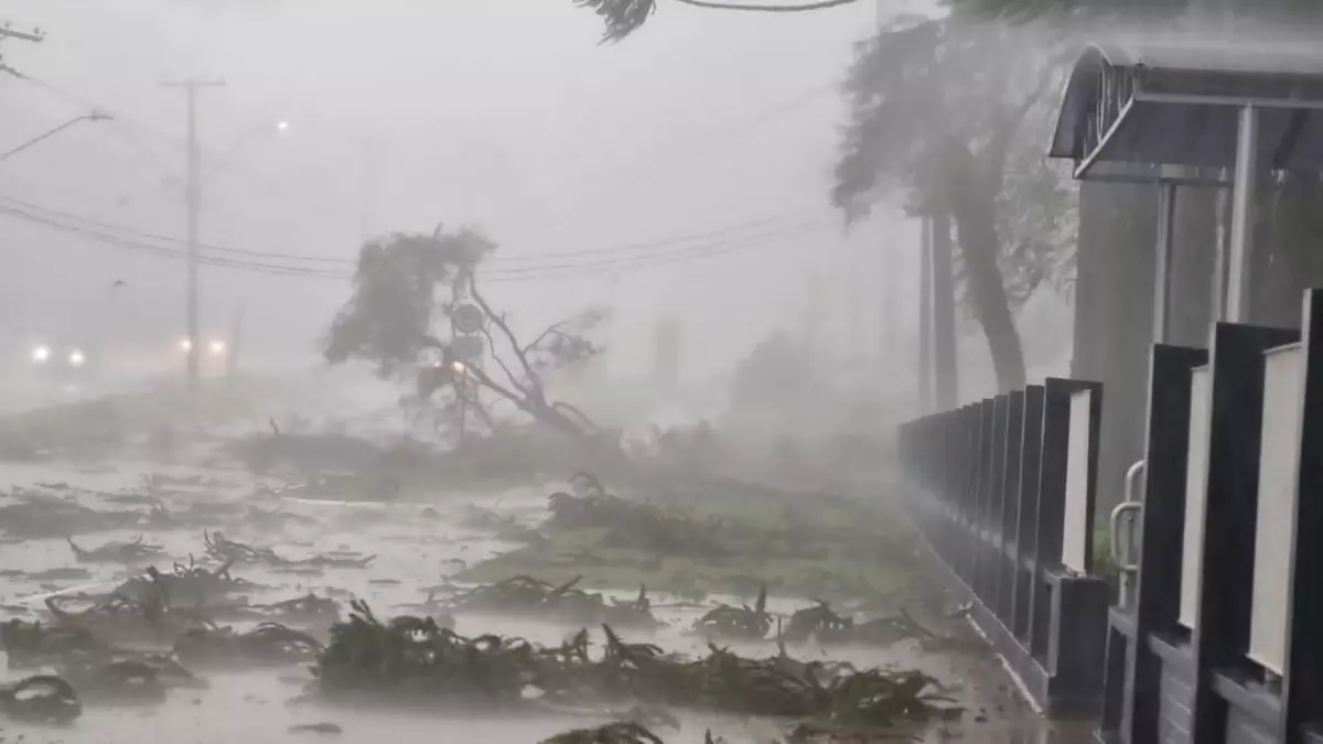 Temporal intenso deve atingir 148 cidades do Paraná, diz Inmet