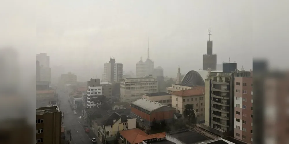FRENTE FRIA: Paraná deve ficar debaixo das cobertas a partir desta sexta (24)