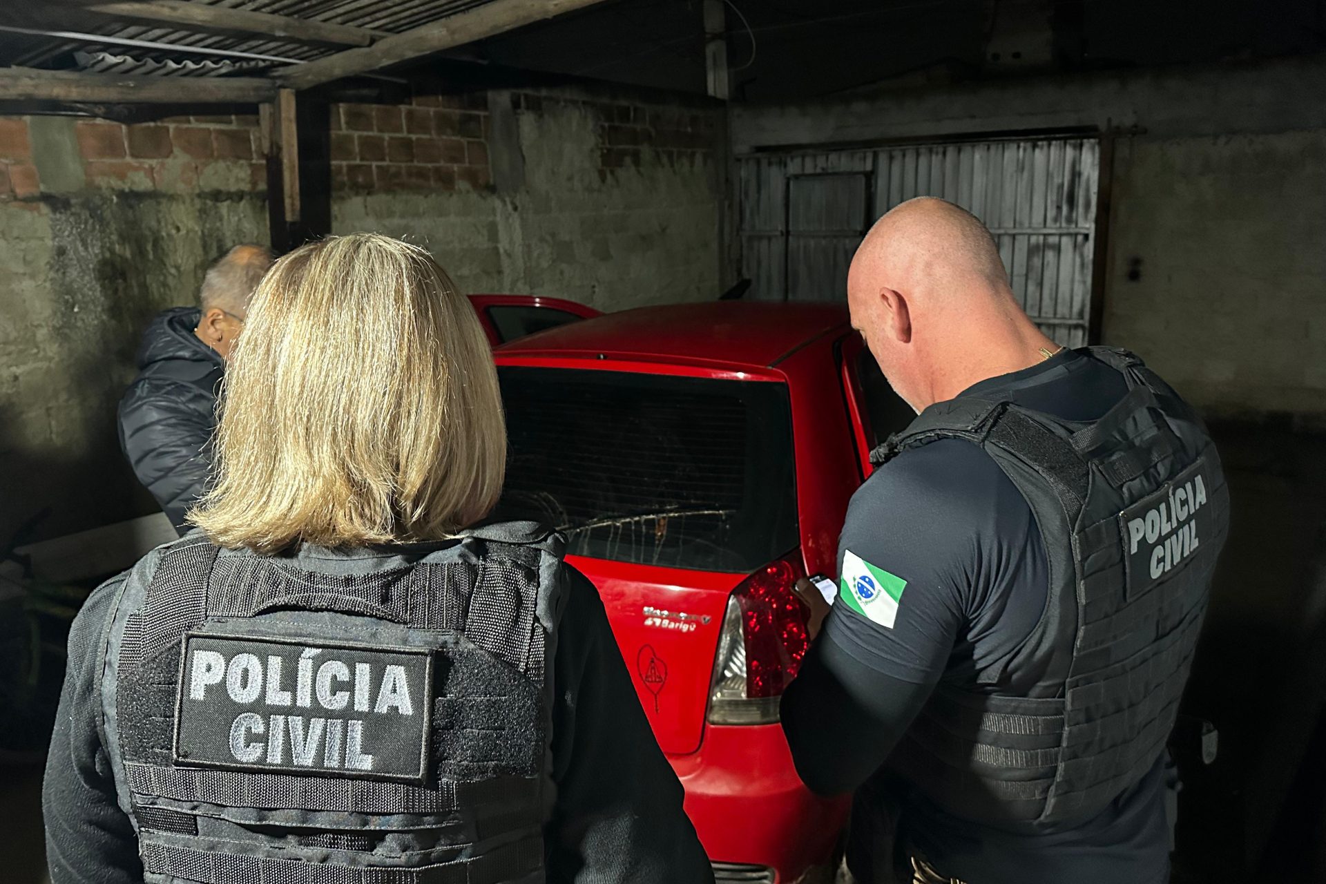 Polícia deflagra operação contra grupo que roubou 80 veículos entre 2023 e 2024