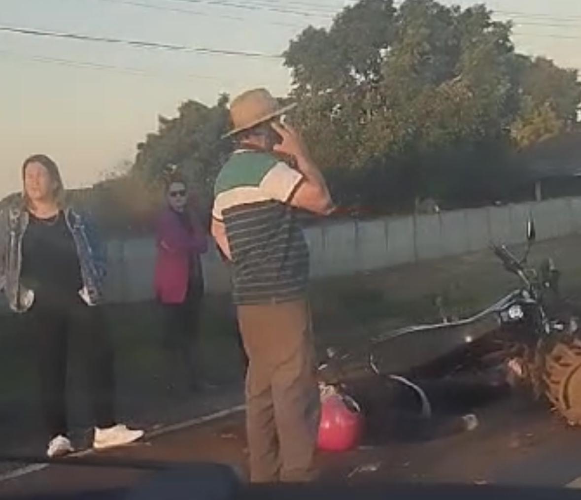 VÍDEO: Motociclista fica gravemente ferido após acidente com trator entre Ponta Grossa e Palmeira