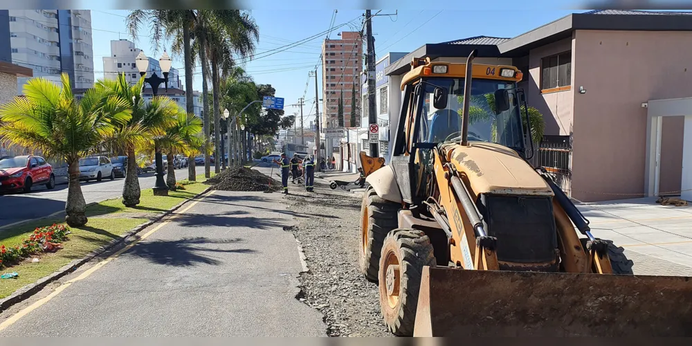 Rua de acesso à Santa Casa passa por obras no asfalto hoje