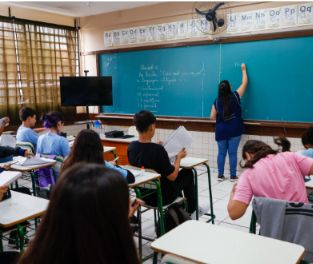 Levantamento mostra que 87% das escolas do Paraná não aderiu à greve dos professores