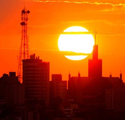 Onda de calor deve atingir 190 cidades do Paraná, diz Inmet