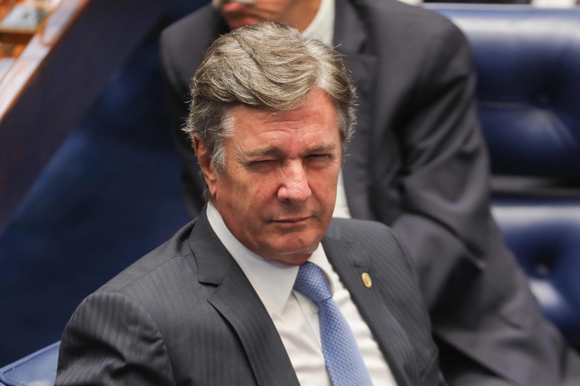 PGR é a favor de prisão domiciliar para Collor