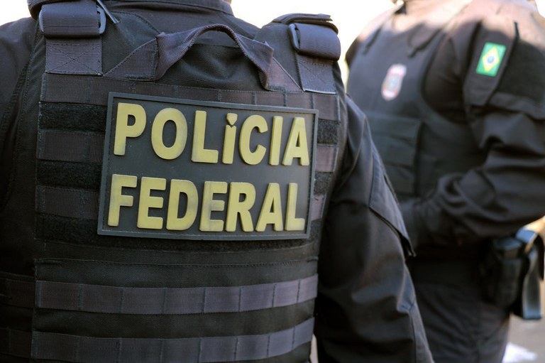 PF e Receita Federal combatem organizações criminosas responsáveis por importações ilegais em quatro estados