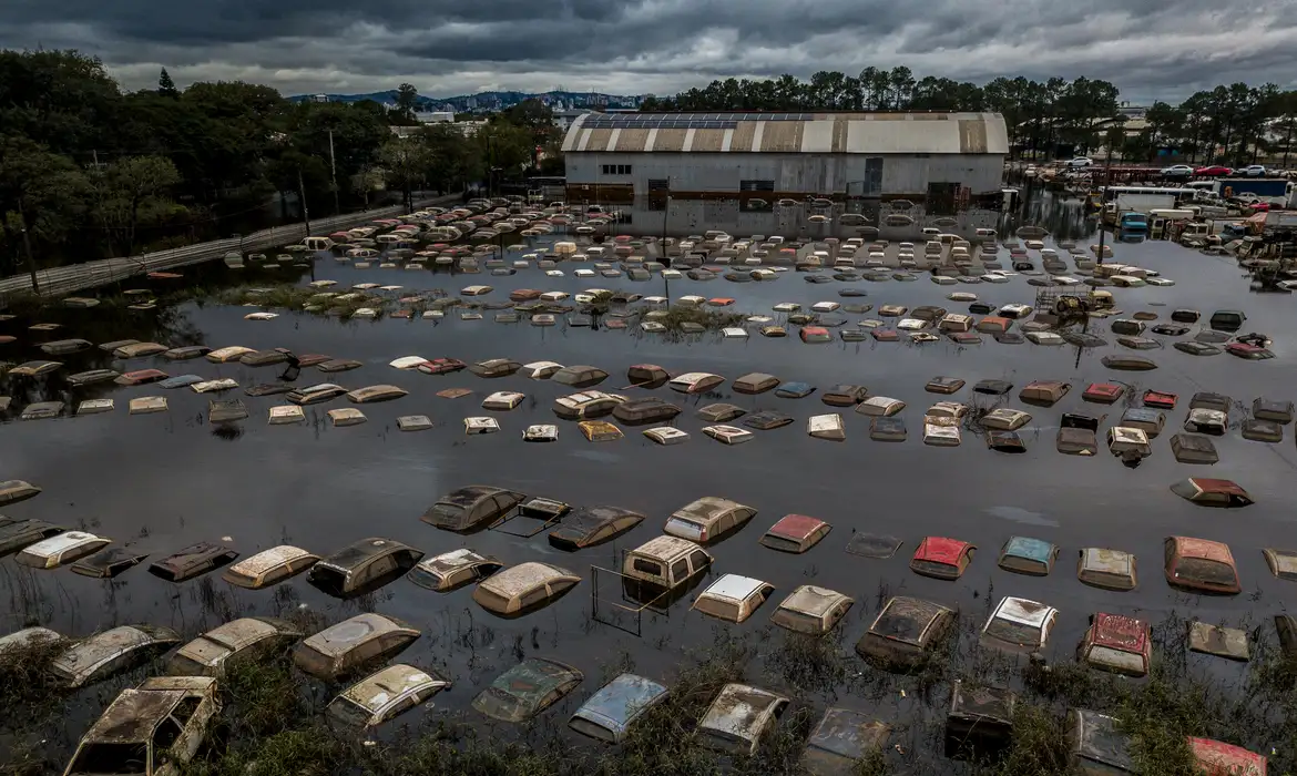 Desastre climático faz vendas da indústria caírem 15,6% em maio no RS