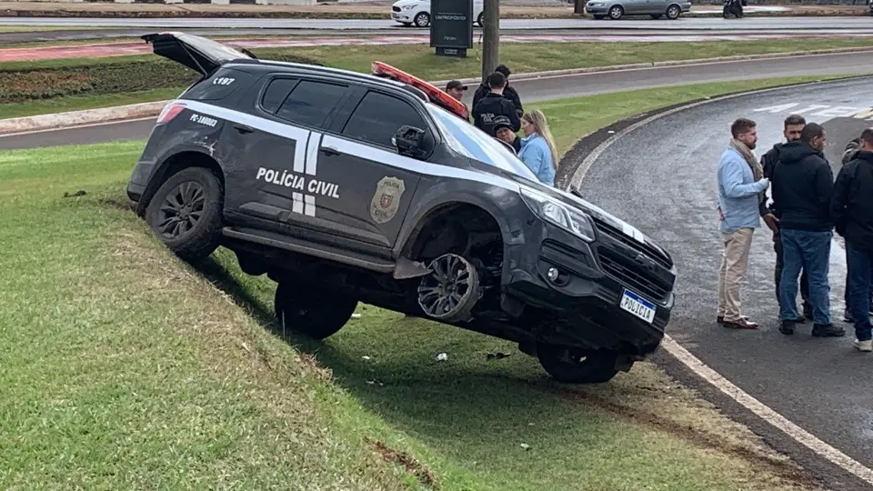 Policial Civil é preso com viatura falsificada e drogas