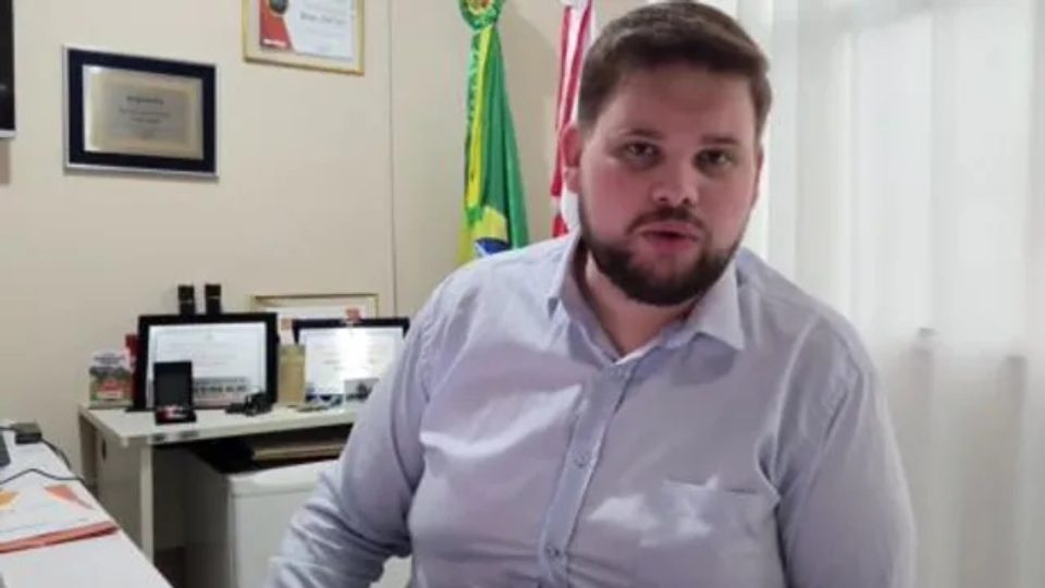 TRE-PR cassa prefeito e vice de cidade paranaense por compra de votos via PIX