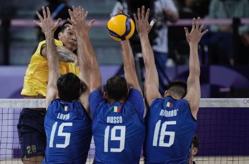 Brasil estreia com derrota para a Itália no vôlei masculino