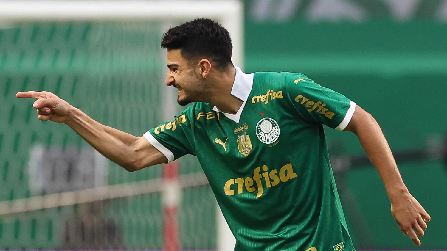 Gol no último minuto define vitória do Palmeiras em clássico paulista