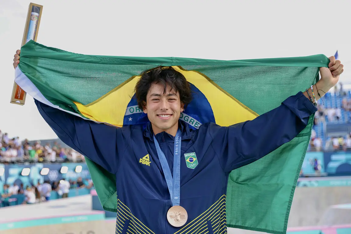 Paranaense conquista bronze no Skate Park nas Olimpíadas