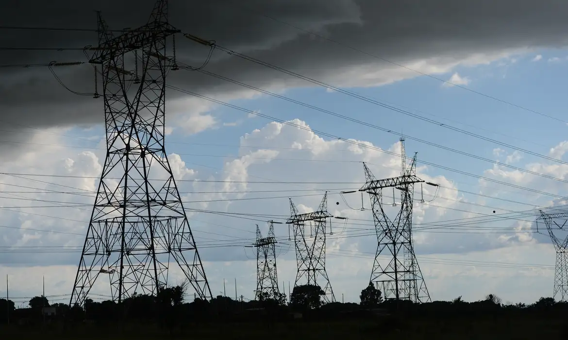 Acre e Rondônia ficam sem energia elétrica