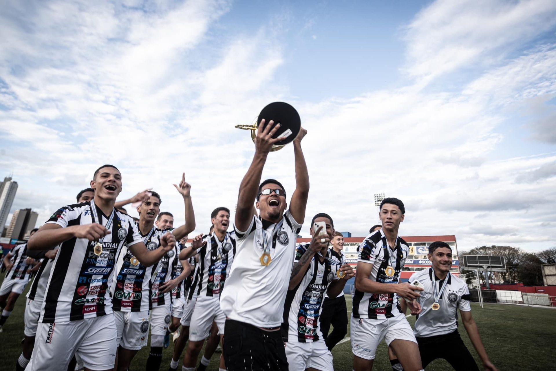 Operário conquista título inédito do Paranaense Sub-20 ao vencer Coritiba na final