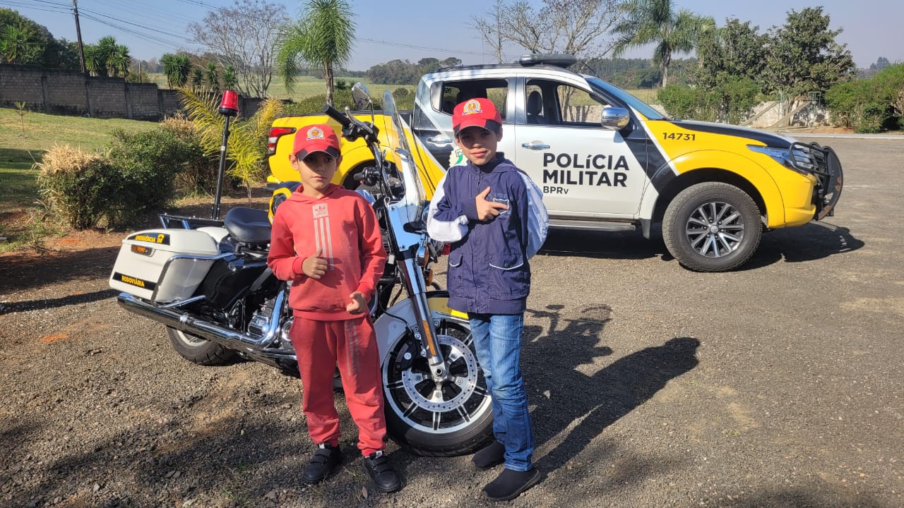 BPRv atende pedido e participa de aniversário em PG